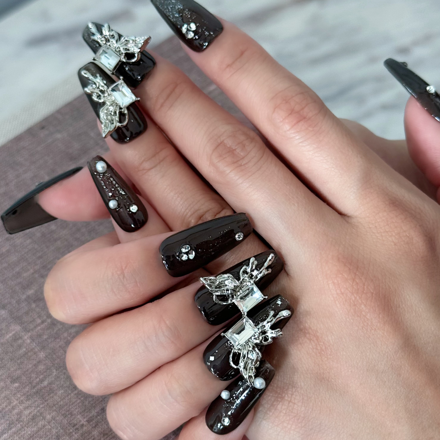 The Perfect Fit: Why Press-On Nails Are Better for Nail Health